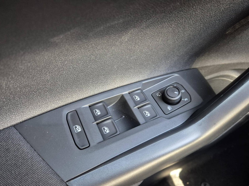 VOLKSWAGEN Taigo 1.0 TSI - ref: 7-44211 - Photo 13