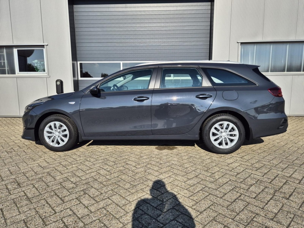 KIA Ceed SW Vision 1.5 Gasoline 140hp - ref: 7-44390 - Photo 2