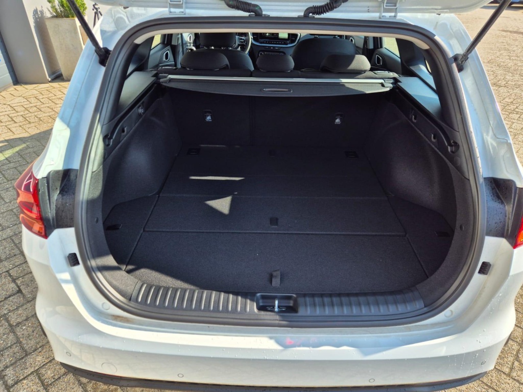 KIA Ceed SW Vision 1.5 Gasoline 140hp - ref: 7-45263 - Photo 9