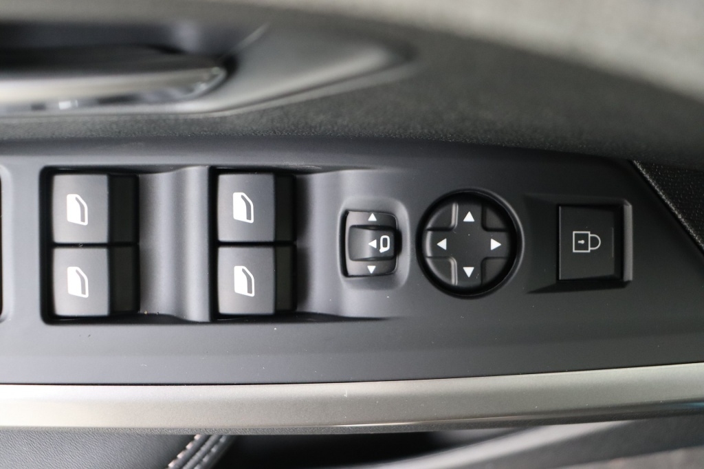 PEUGEOT 3008 Allure Hybrid 145 hp e-DSC6    - ref: 7-45809 - Photo 17