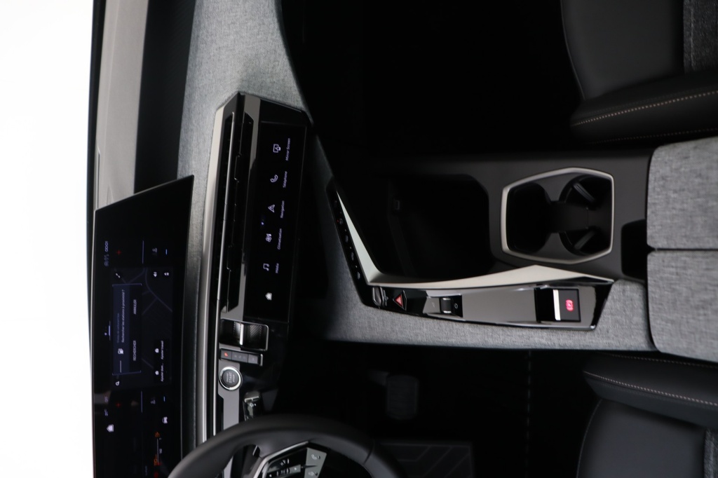 PEUGEOT 3008 Allure Hybrid 145 hp e-DSC6    - ref: 7-45818 - Photo 14