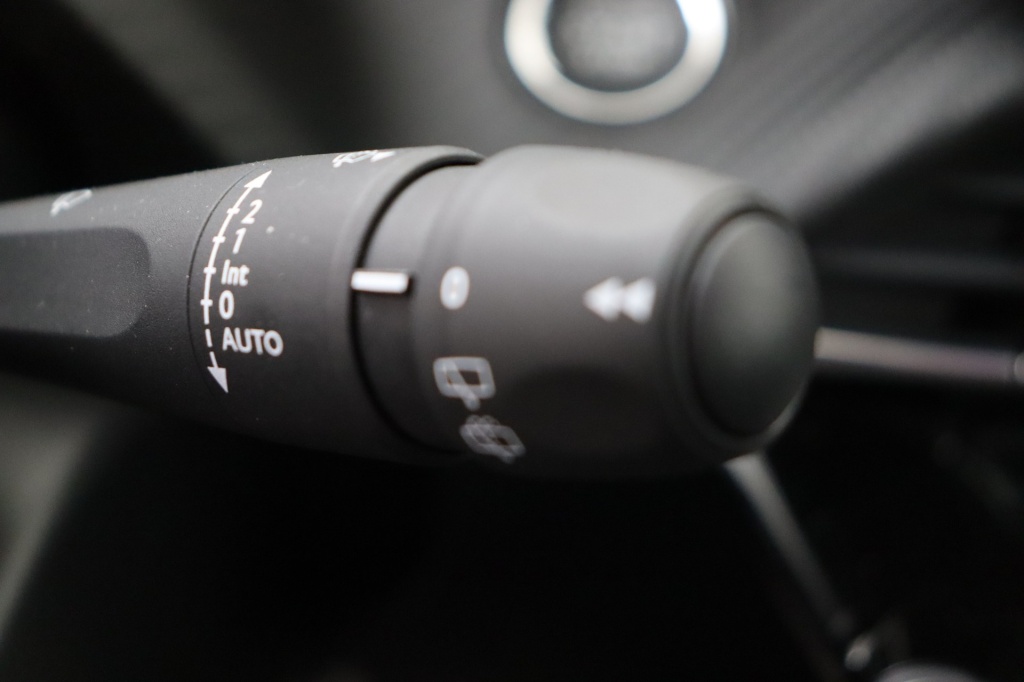 PEUGEOT 2008 Allure 1.2 Turbo 100 hp Man.6 - ref: 7-45885 - Photo 20