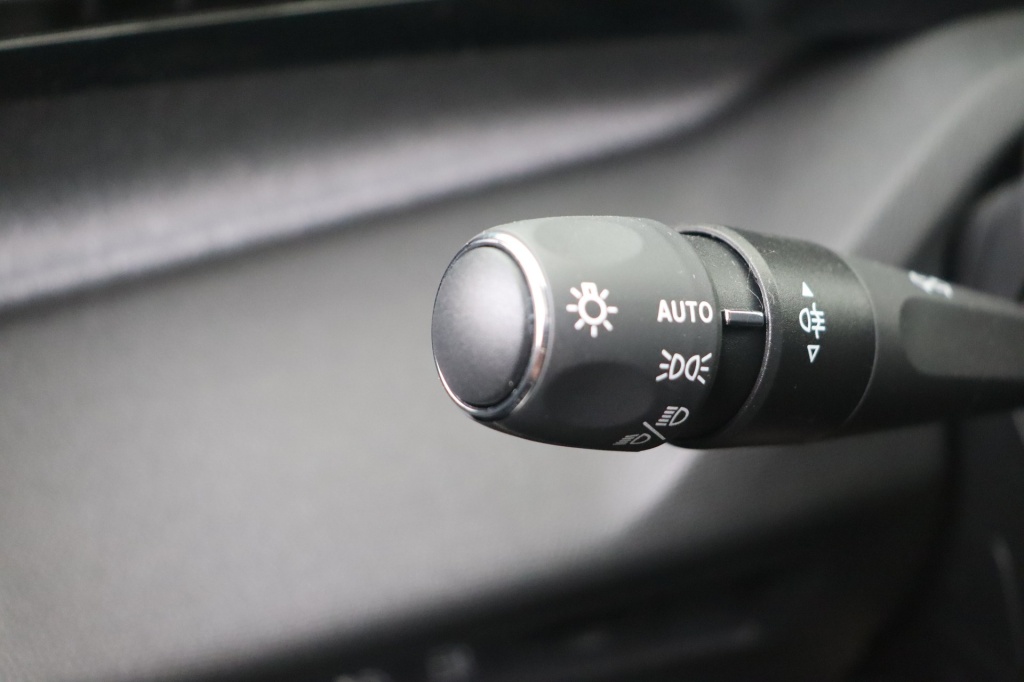 PEUGEOT 308 SW Allure 1.6 Plug-in Hybrid 180 hp e-EAT8    - ref: 7-46763 - Photo 18