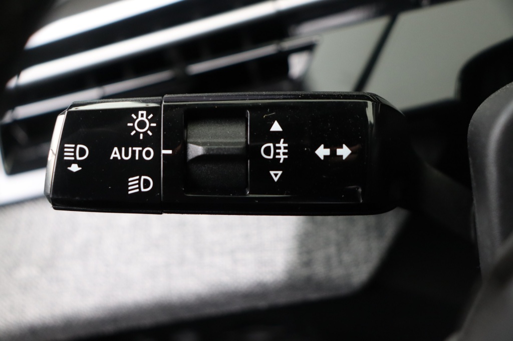 PEUGEOT 5008 GT Hybrid 145 e-DSC6    - ref: 7-46781 - Photo 17