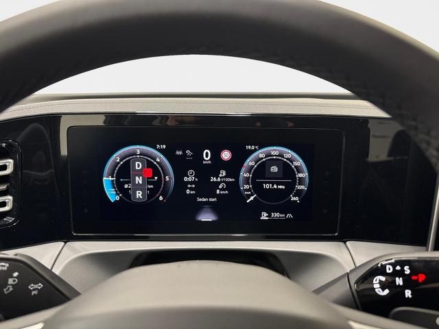 VOLKSWAGEN Tiguan R-Line Edition 2.0 TDI 4Motion 193PS/1... - ref: 7-46978 - Photo 14