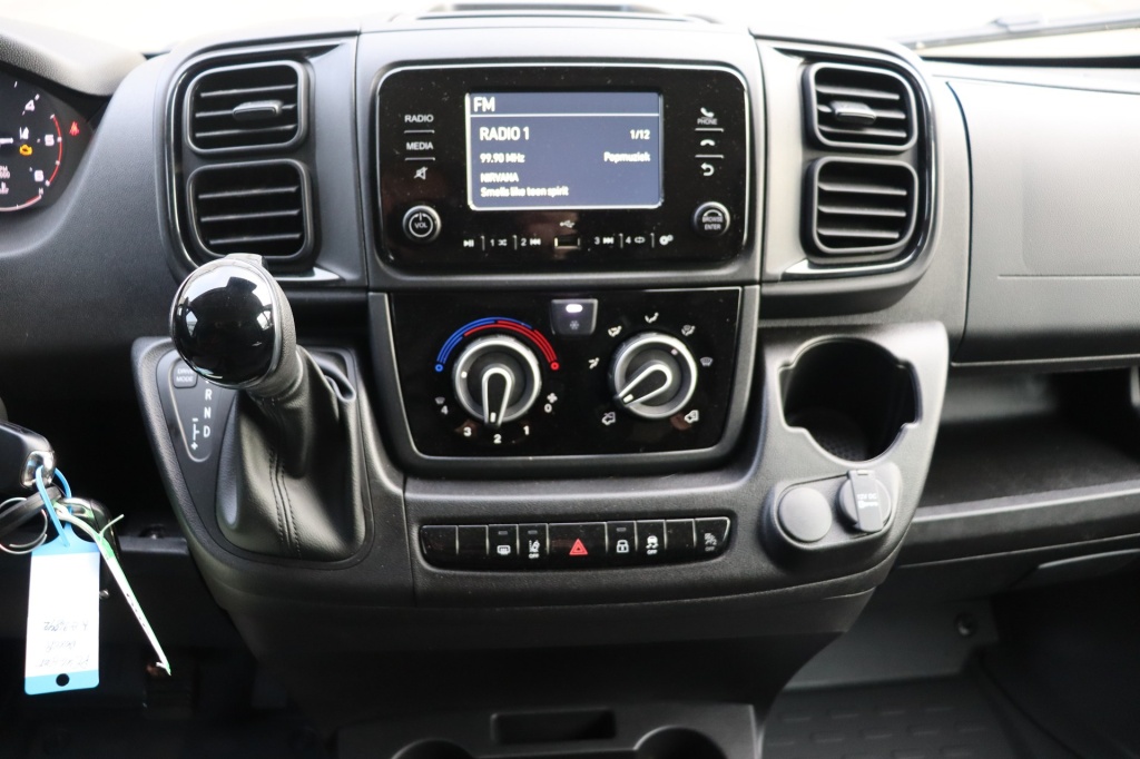 PEUGEOT Boxer L4H3 2.2 BlueHDi 180 hp AT8 - ref: 7-47072 - Photo 18