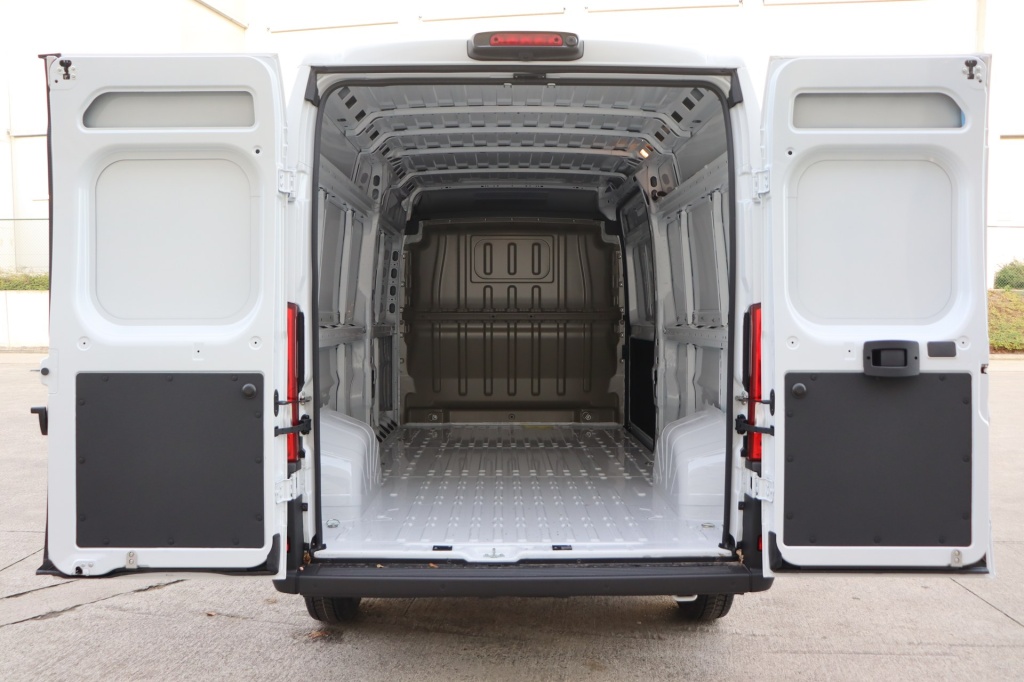 PEUGEOT Boxer L3H2 3.5T Heavy  2.2 BlueHDi 180 S&S EAT8 - ref: 7-47230 - Photo 19