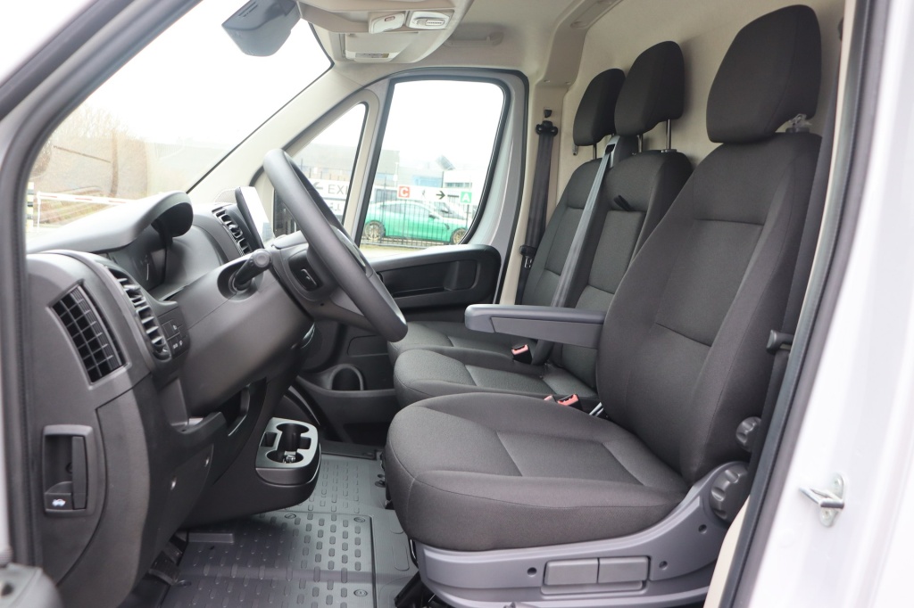 PEUGEOT Boxer L3H2 3.5T Heavy  2.2 BlueHDi 180 S&S EAT8 - ref: 7-47236 - Photo 11