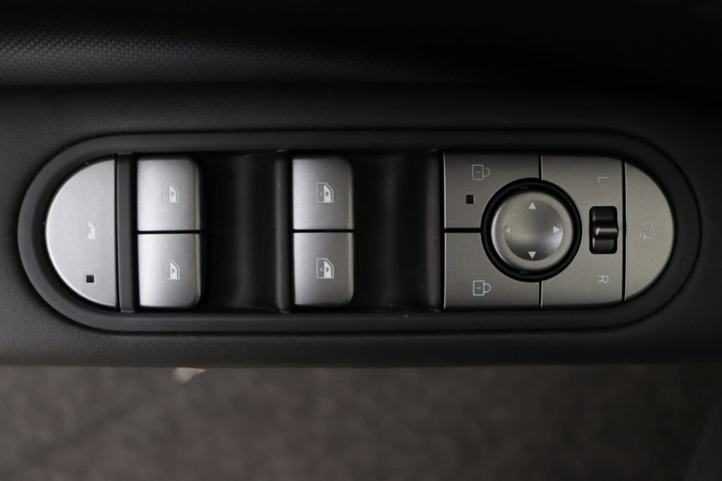 HYUNDAI Ioniq Core Plus MY25 63 kWh 170 hp - ref: 7-47293 - Photo 17