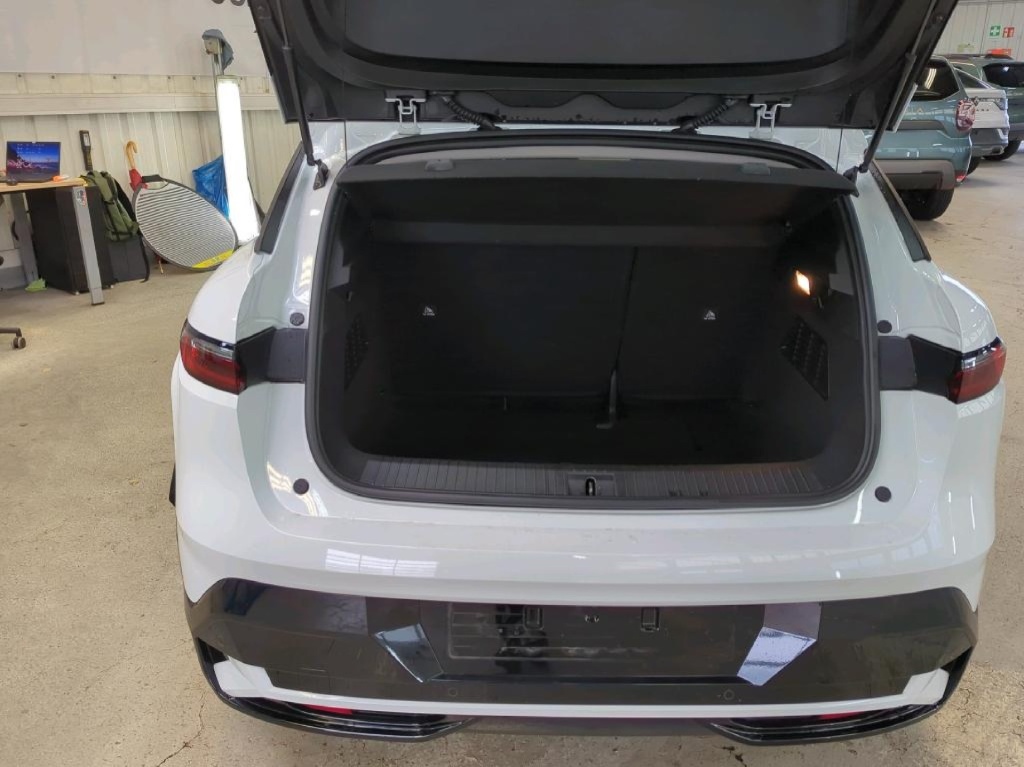 RENAULT Megane Equilibre Elektro 131hp - ref: 7-47338 - Photo 19