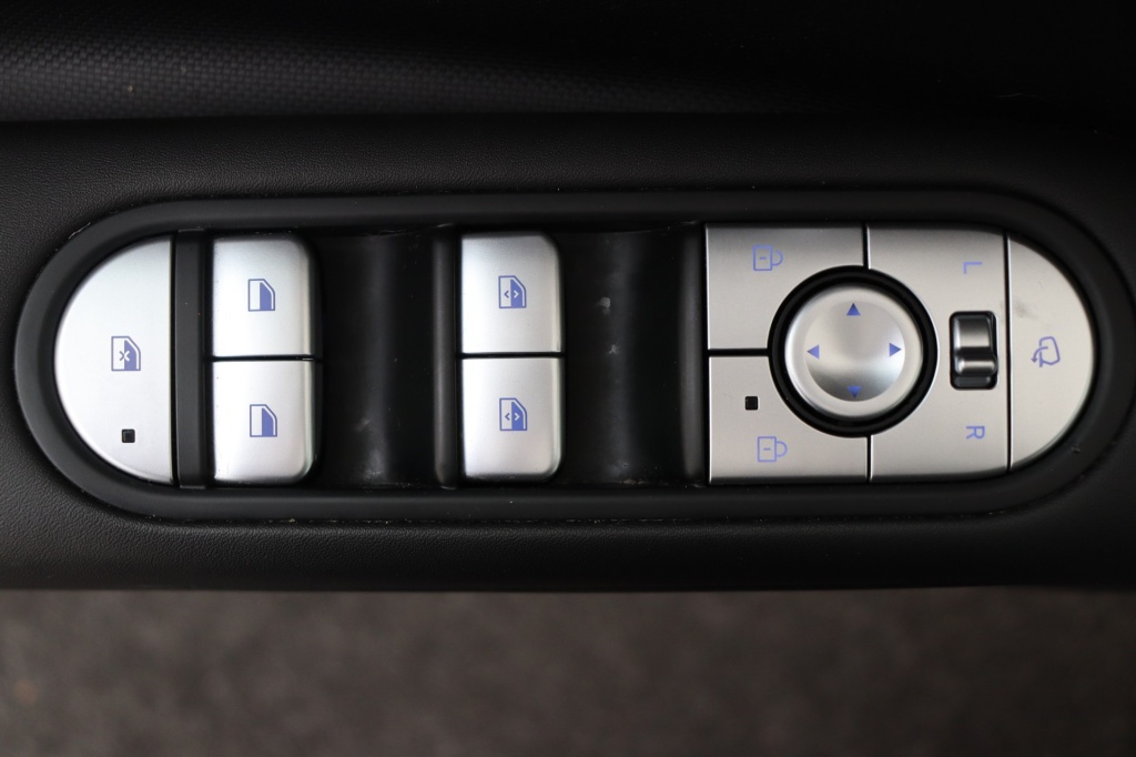 HYUNDAI Ioniq 5 Core 77 kWh 225 hp - ref: 7-47543 - Photo 17