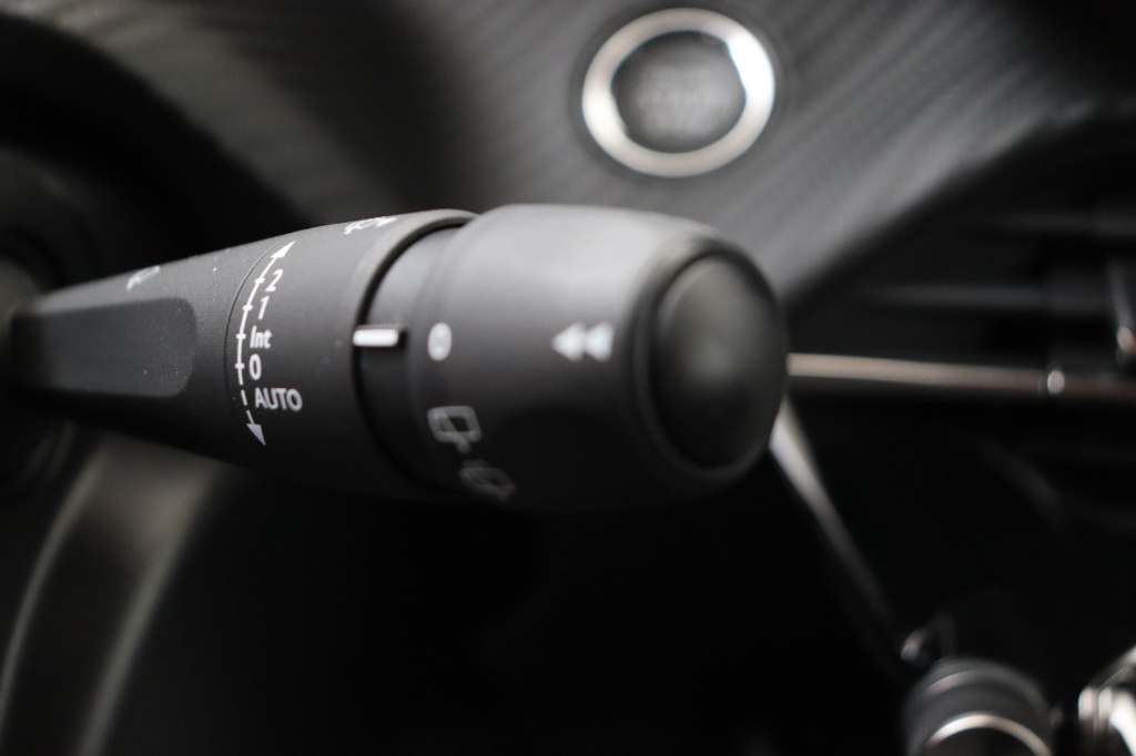 PEUGEOT 2008 Allure 1.2 Turbo 100 hp Man. 6 - ref: 7-47723 - Photo 20