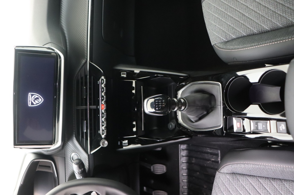 PEUGEOT 2008 Allure 1.2 Turbo 100 hp Man. 6 - ref: 7-47724 - Photo 12