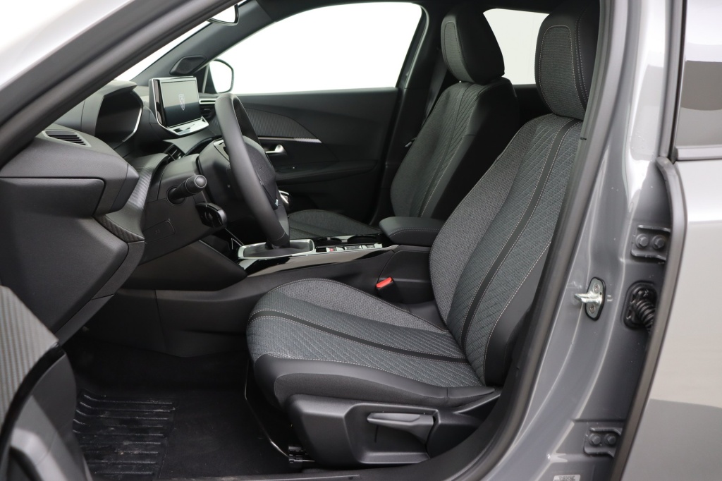 PEUGEOT 2008 Allure 1.2 Turbo 100 hp Man. 6 - ref: 7-47724 - Photo 13