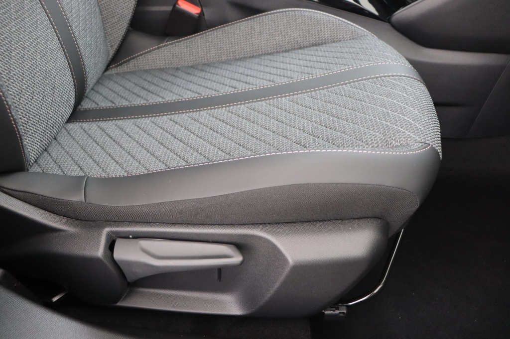 PEUGEOT 2008 Allure 1.2 Turbo 100 hp Man. 6 - ref: 7-47725 - Photo 15