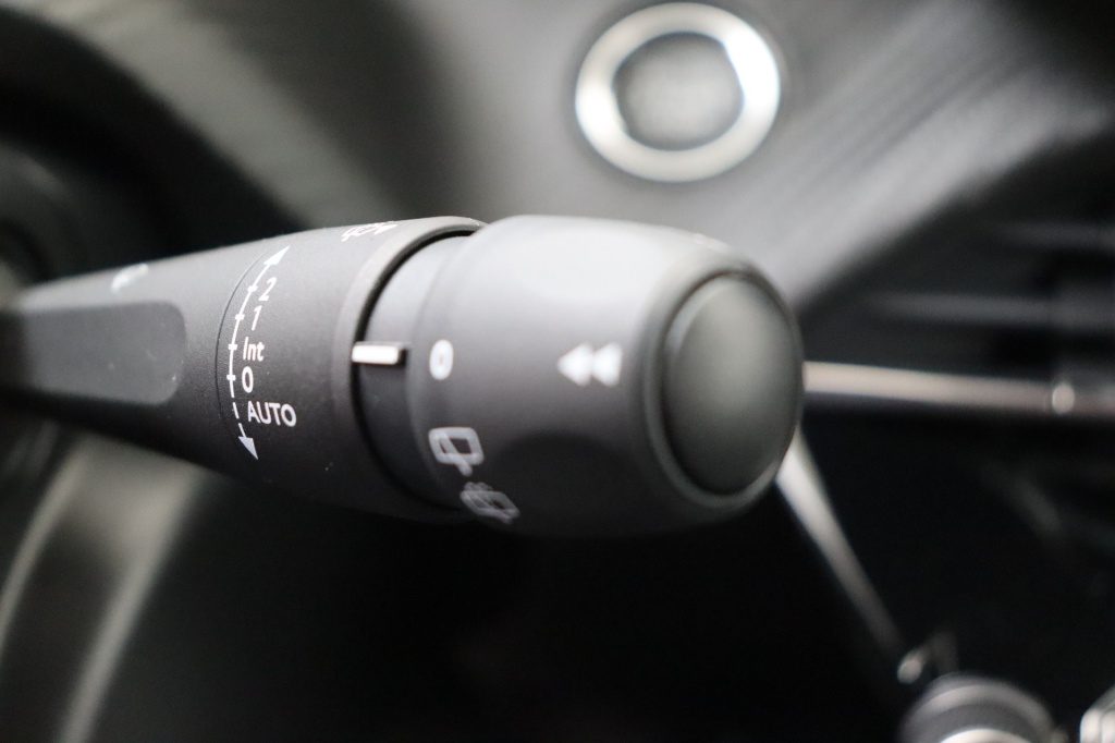 PEUGEOT 2008 Allure 1.2 Turbo 100 hp Man. 6 - ref: 7-47725 - Photo 20