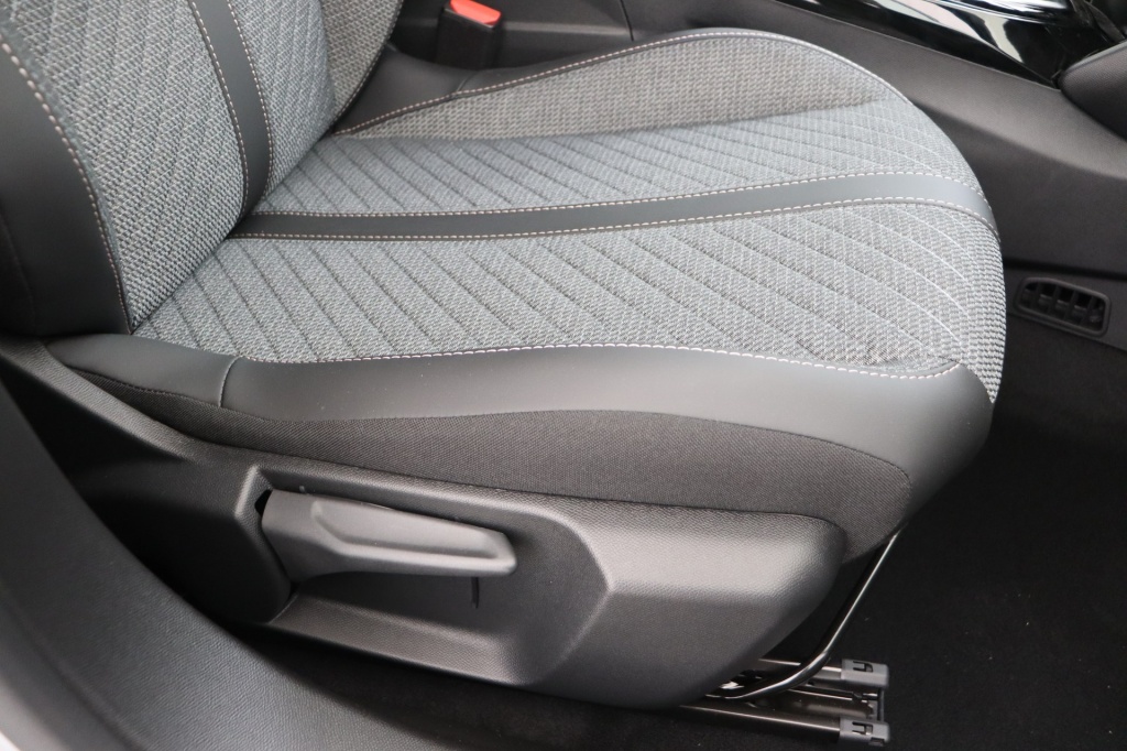 PEUGEOT 2008 Allure Hybrid 145 hp e-DSC6    - ref: 7-47726 - Photo 15