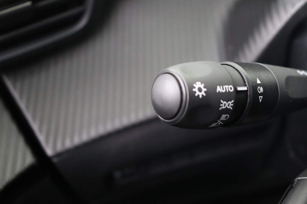 PEUGEOT 2008 Allure Hybrid 145 hp e-DSC6    - ref: 7-47727 - Photo 18