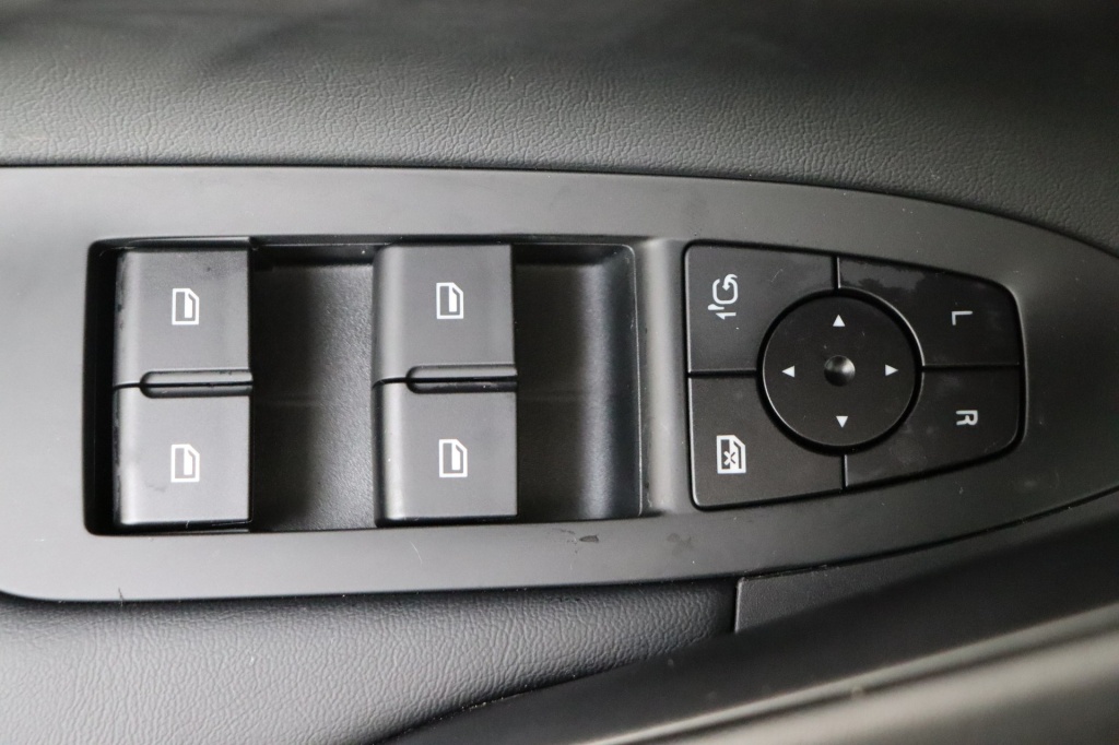 MG EHS Luxury 1.5 PHEV 2WD - ref: 7-48400 - Photo 17