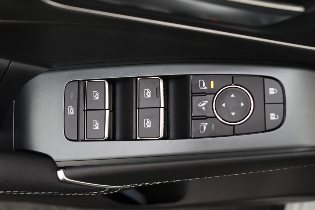 NISSAN Qashqai Tekna 1.3 158 hp CVT 2WD - ref: 7-48704 - Photo 17