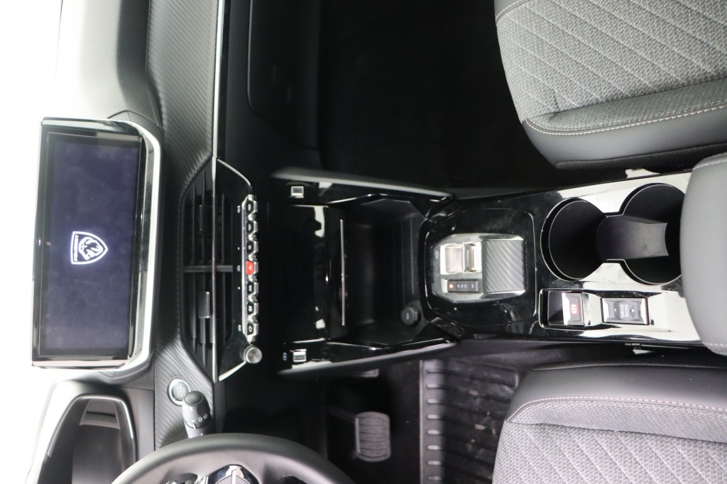 PEUGEOT 2008 Allure Hybrid 145 hp e-DSC6 - ref: 7-49242 - Photo 12