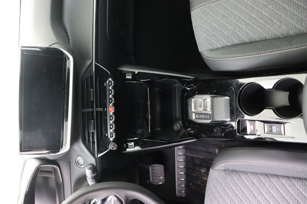 PEUGEOT 2008 Allure Hybrid 145 hp e-DSC6 - ref: 7-49260 - Photo 12