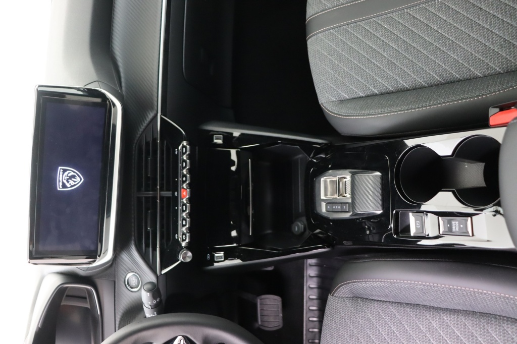 PEUGEOT 2008 Allure Hybrid 145 hp e-DSC6 - ref: 7-49261 - Photo 12
