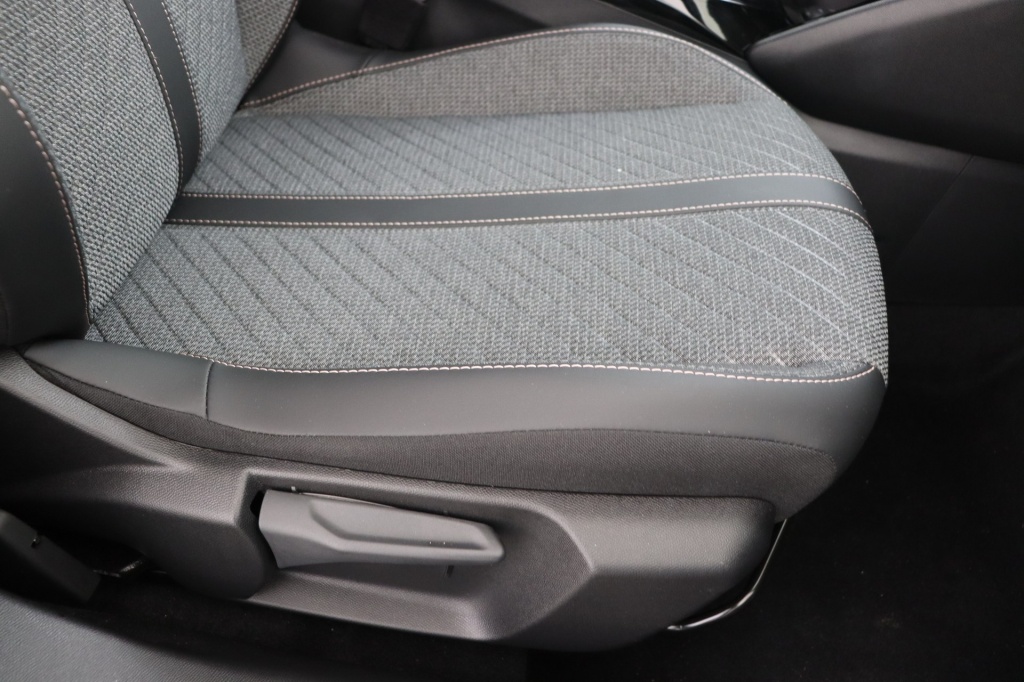 PEUGEOT 2008 Allure Hybrid 145 hp e-DSC6 - ref: 7-49261 - Photo 15