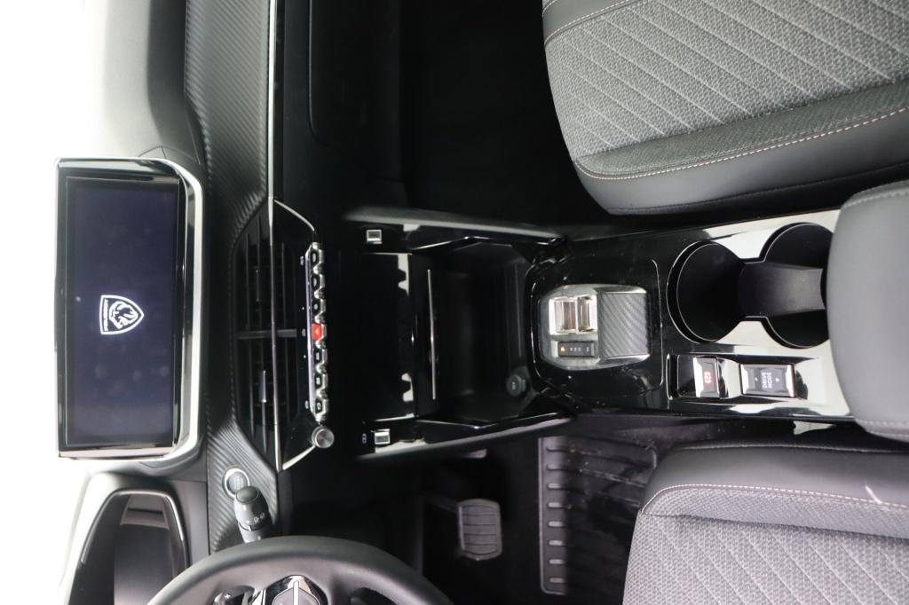 PEUGEOT 2008 Allure Hybrid 145 hp e-DSC6 - ref: 7-49272 - Photo 12