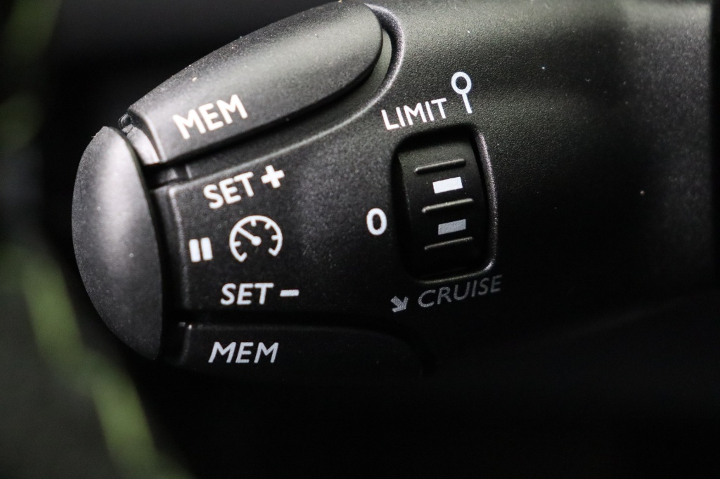 PEUGEOT 2008 GT Electric 54 kWh 156 hp - ref: 7-49397 - Photo 18