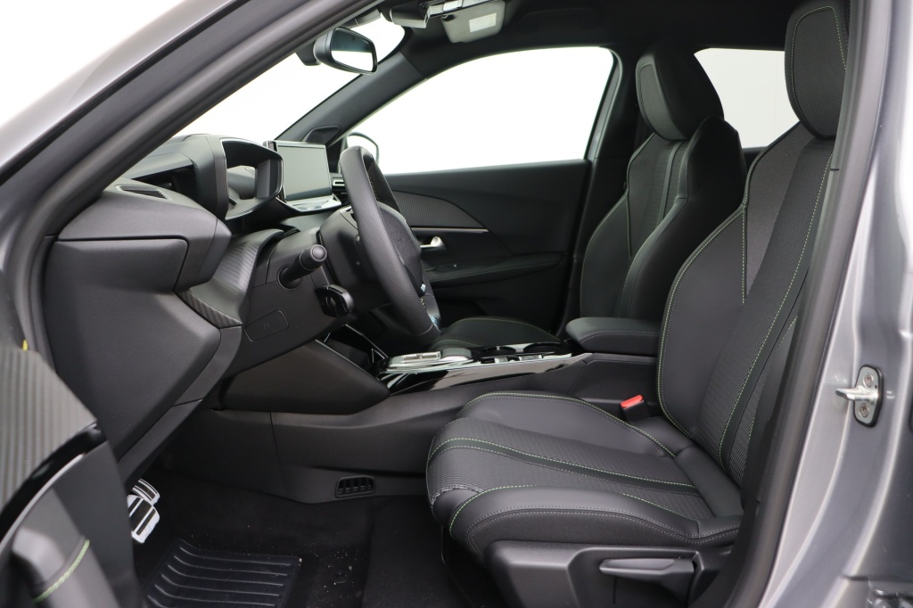 PEUGEOT 2008 GT Electric 54 kWh 156 hp - ref: 7-49400 - Photo 13