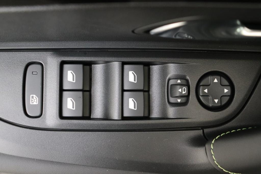 PEUGEOT 2008 GT Electric 54 kWh 156 hp - ref: 7-49408 - Photo 17