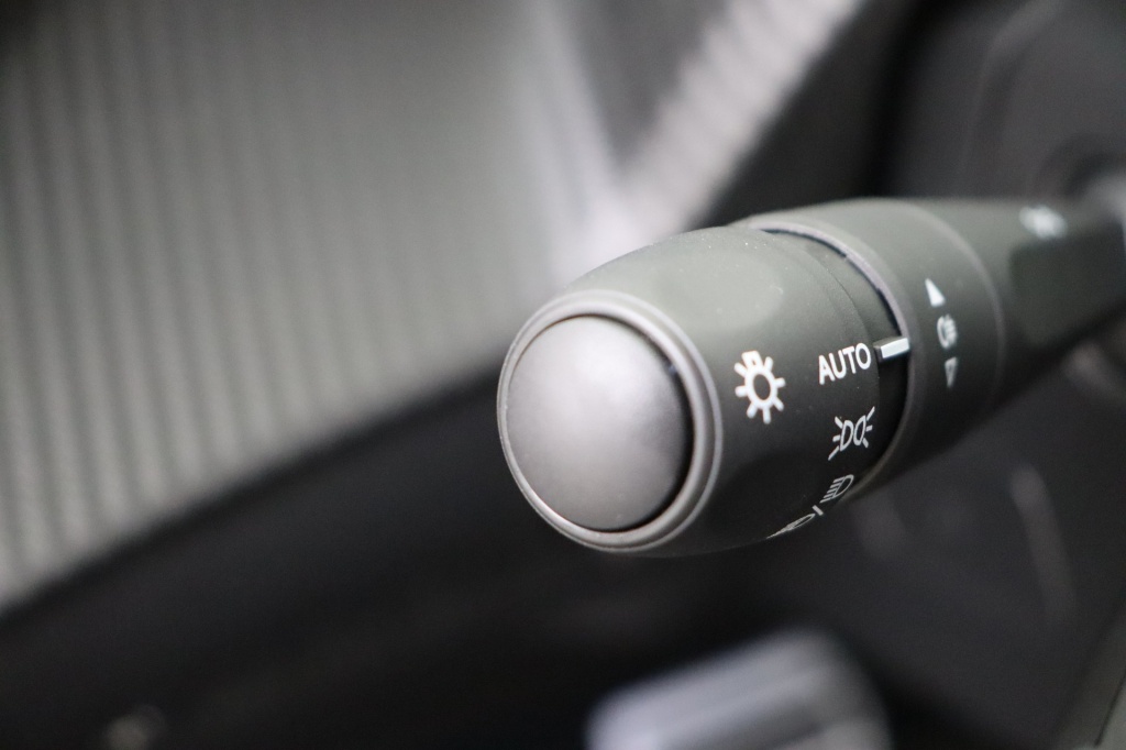 PEUGEOT 2008 GT Hybrid 145 hp e-DSC6 - ref: 7-51068 - Photo 17