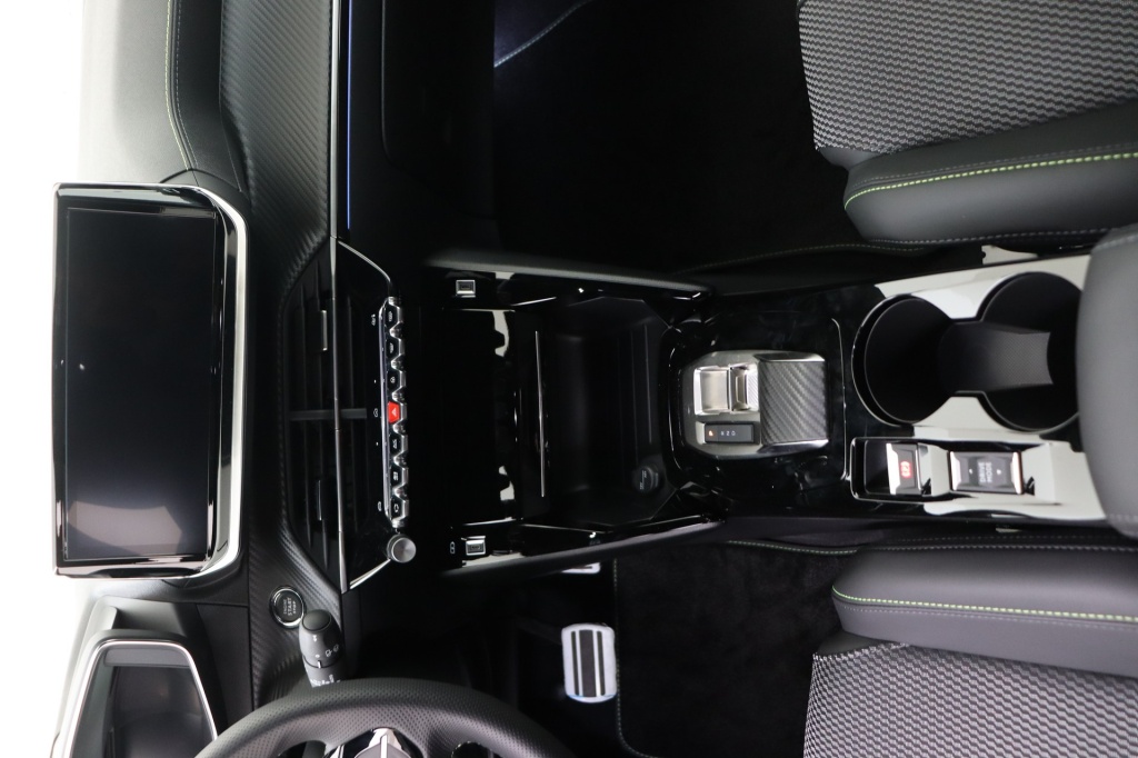 PEUGEOT 2008 GT Hybrid 145 hp e-DSC6 - ref: 7-51096 - Photo 12