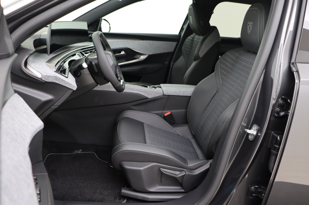 PEUGEOT 5008 GT Hybrid 145 hp e-DSC6 - ref: 7-51250 - Photo 12