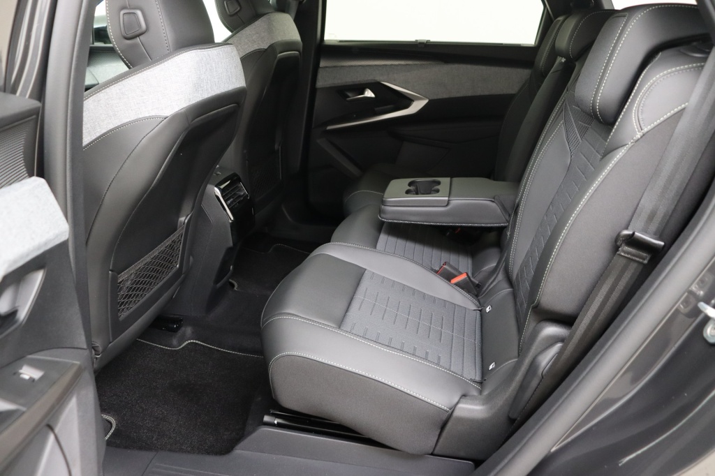 PEUGEOT 5008 GT Hybrid 145 hp e-DSC6 - ref: 7-51250 - Photo 13