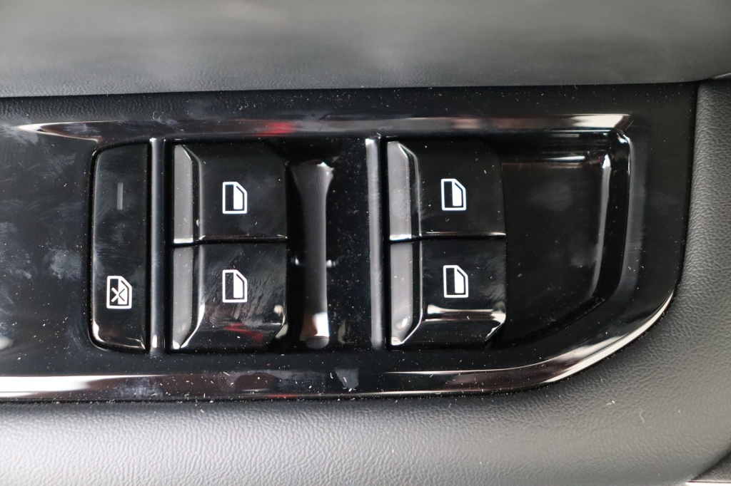 MG MG4 Trophy Extended Range EV 77 kWh 6AT RWD - ref: 7-51877 - Photo 17