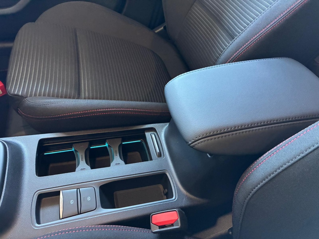 FORD Focus ST-Line X 1.0L Hybrid, 7-speed Automatic - ref: 7-52679 - Photo 17