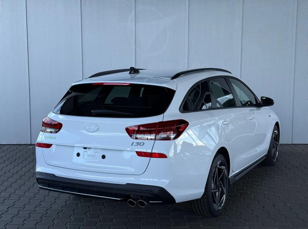 HYUNDAI i30 N-Line 1.5L T-GDI mHEV (DCT) - ref: 7-52816 - Photo 3