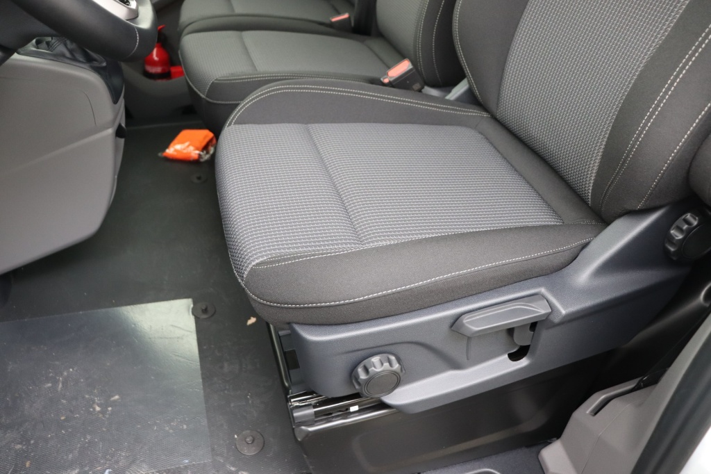 VOLKSWAGEN Transporter T7 Fourgon 3100 mm 2.0 TDI 110 hp Man.6 - ref: 7-53035 - Photo 15