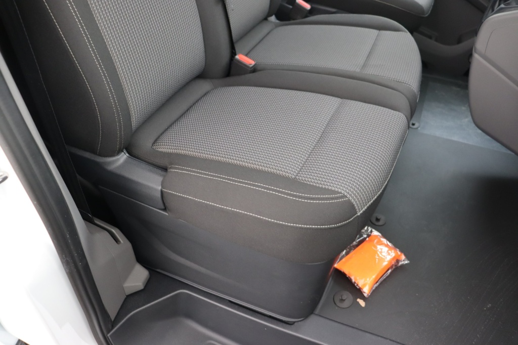 VOLKSWAGEN Transporter T7 Fourgon 3100 mm 2.0 TDI 110 hp Man.6 - ref: 7-53035 - Photo 16