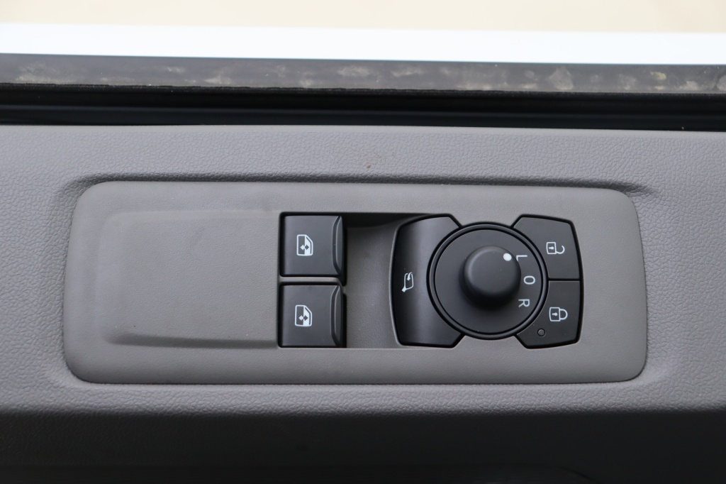 VOLKSWAGEN Transporter T7 Fourgon 3500 mm 2.0 TDI 150 hp Aut.8 - ref: 7-53069 - Photo 14