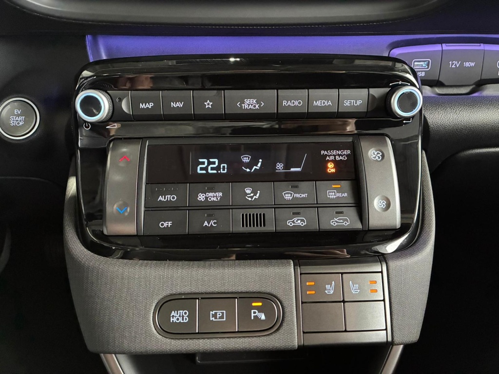 HYUNDAI Inster Evolve Sky + Winterpaket Electric 49 kWh (84 kW) - ref: 7-53096 - Photo 15