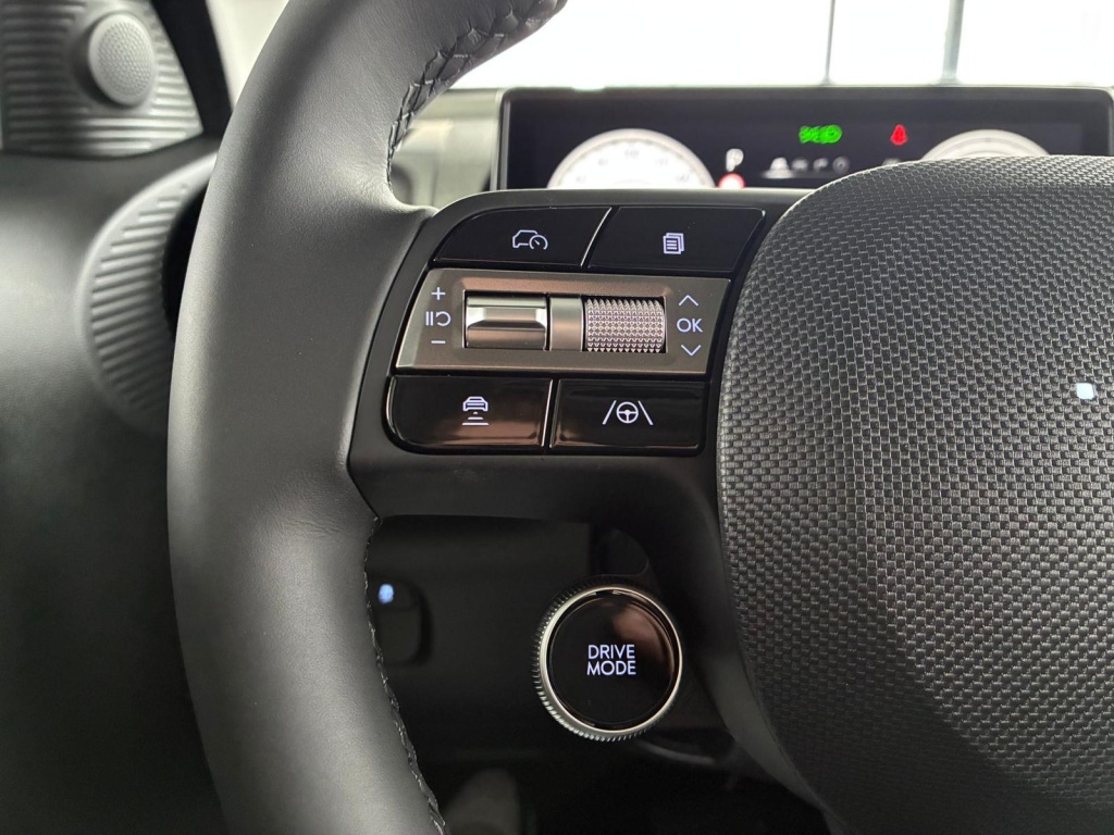 HYUNDAI Inster Evolve Sky + Winterpaket Electric 49 kWh (84 kW) - ref: 7-53098 - Photo 16