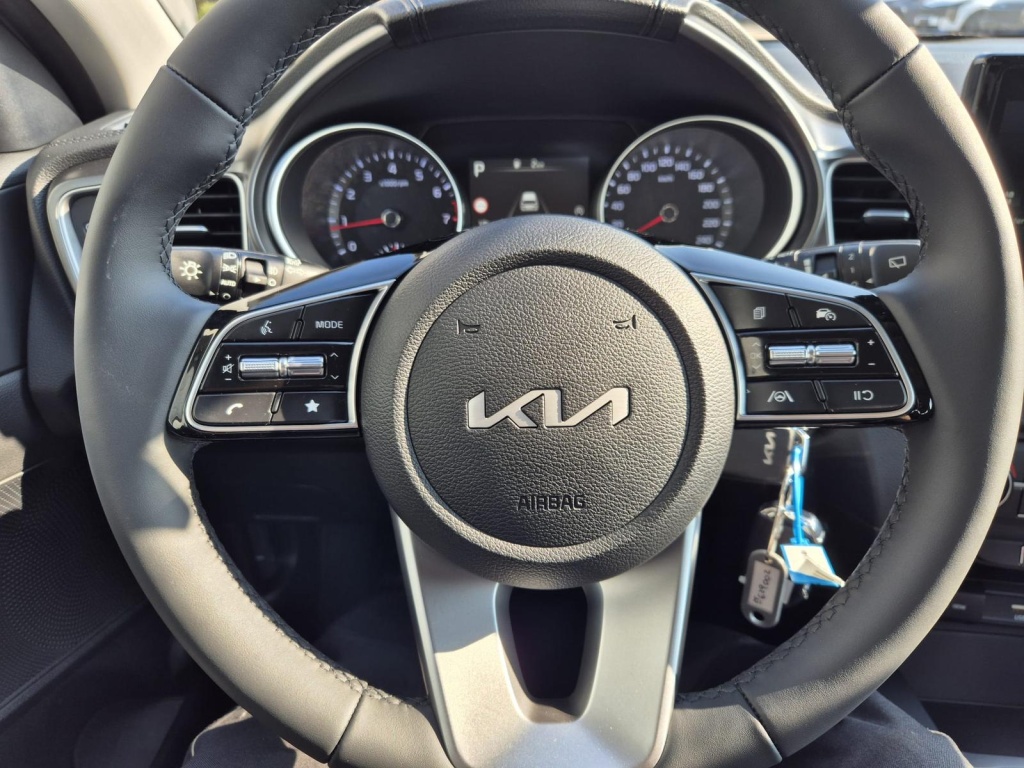 KIA Ceed SW Vision 1.5 Gasoline 140hp - ref: 7-53100 - Photo 12