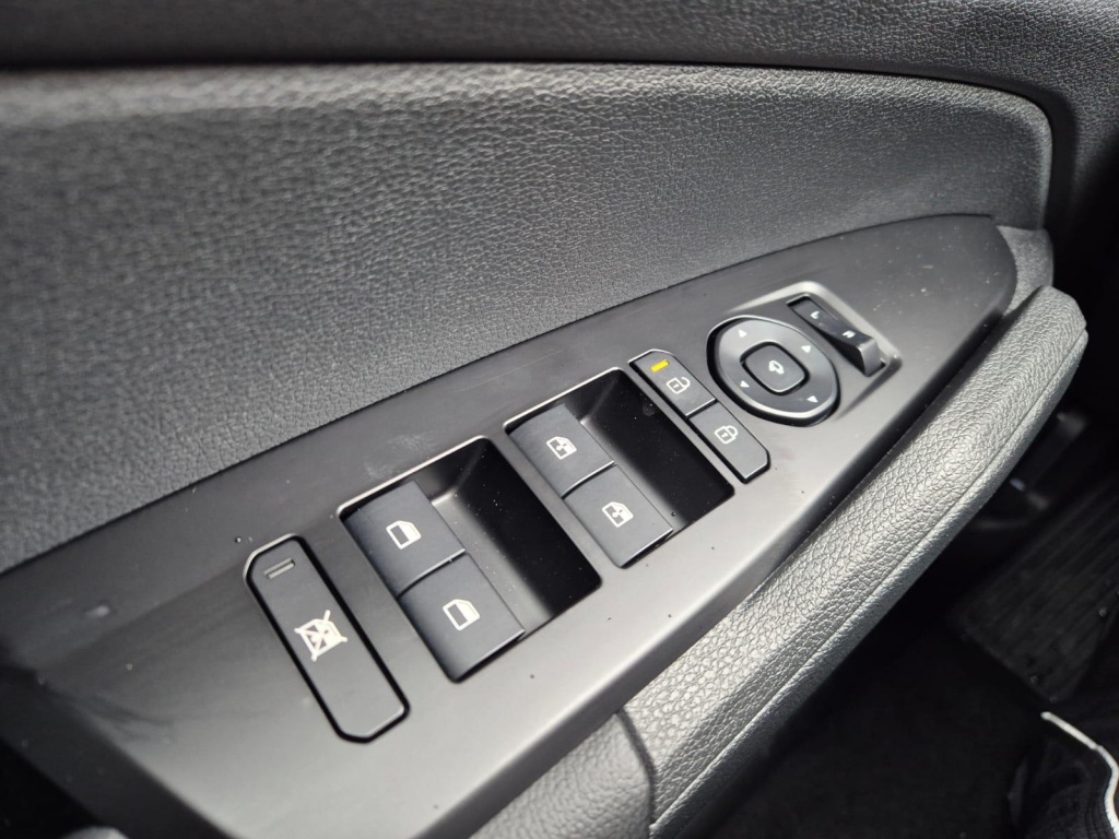 KIA Sportage 1.6 Gasoline 150hp - ref: 7-53573 - Photo 13