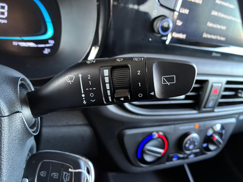 HYUNDAI i10 Comfort 1.0L 62 PS (46 kW) Manual (5MT) - ref: 7-54269 - Photo 19