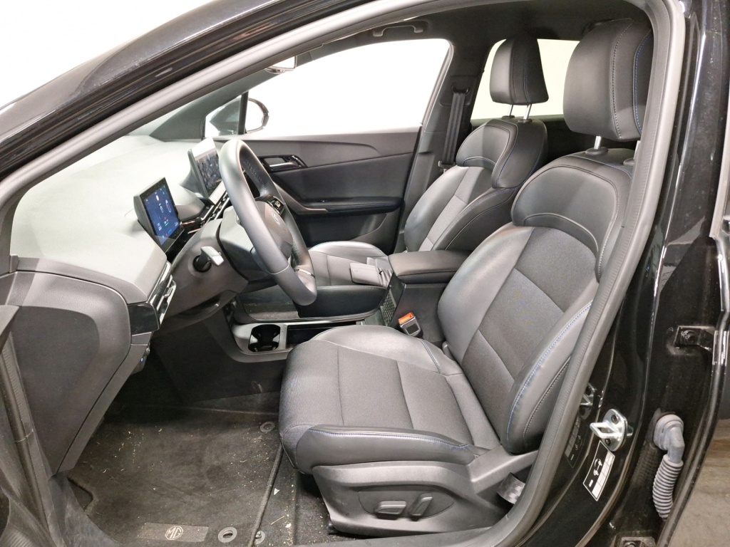 MG MG4 Luxury 64 kWh 204 hp - ref: 7-54575 - Photo 3