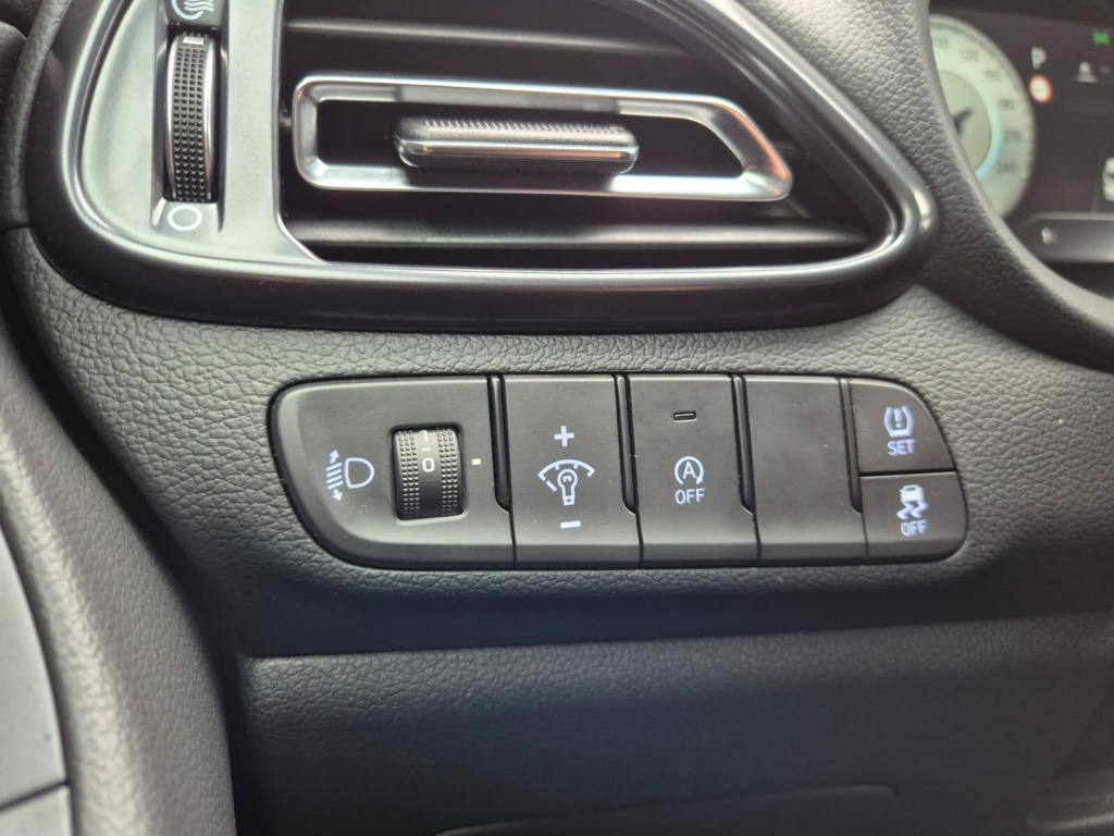 HYUNDAI i30 N-Line 1.6 Gasoline 150hp - ref: 7-54612 - Photo 14