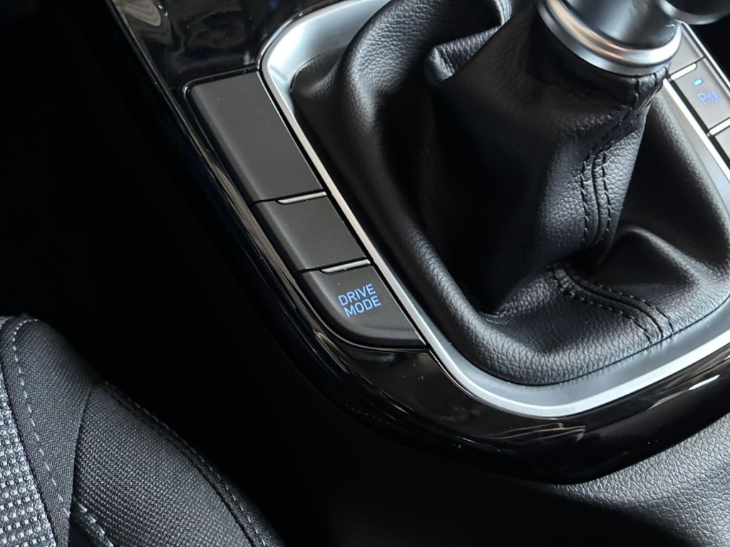 HYUNDAI i30 Comfort 1.5 T-GDI mHEV 140 PS (6MT) - ref: 7-54618 - Photo 20